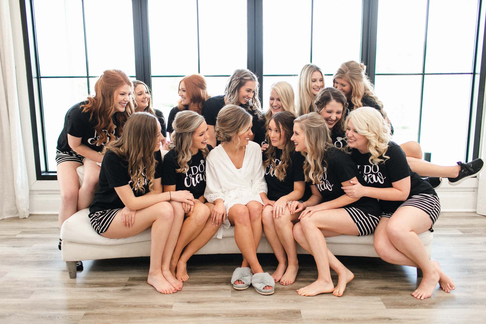 The Best Ways to Incorporate Your Bridesmaids into Wedding Planning