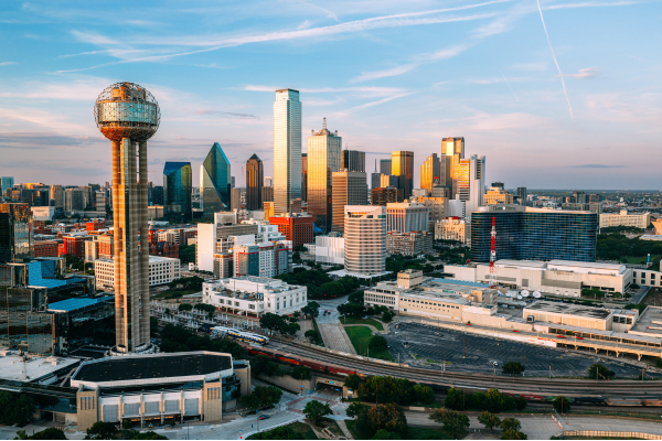 Outdoor Wedding Venues Dallas, TX: The Most Cinematic Locations to Say “I Do”